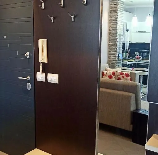 Mjolly Apartmán Golem (Tirana)